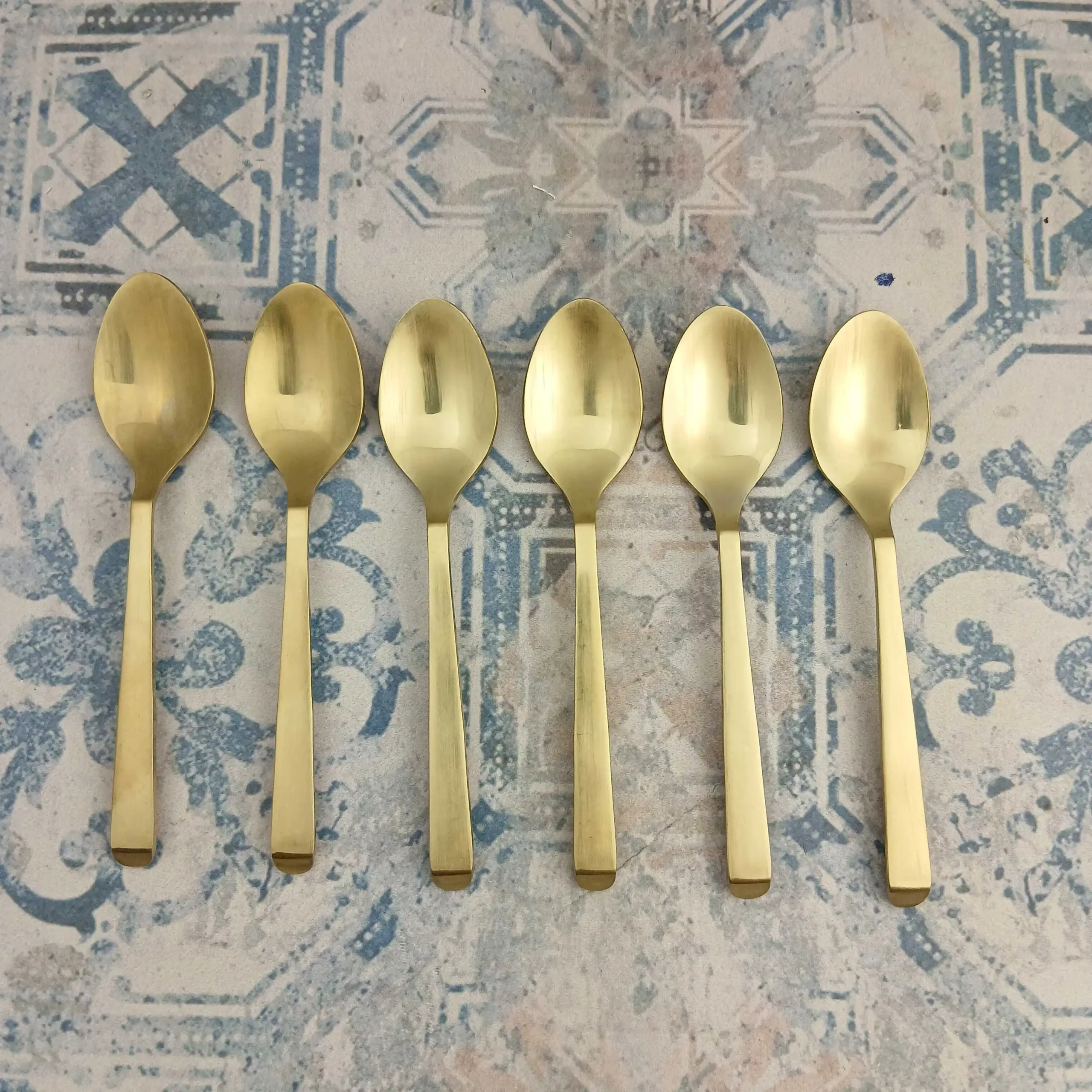 قاشق-چای-360sfw-(2) قاشق چای طلایی مات بسته 6 عددی - تصویر 1