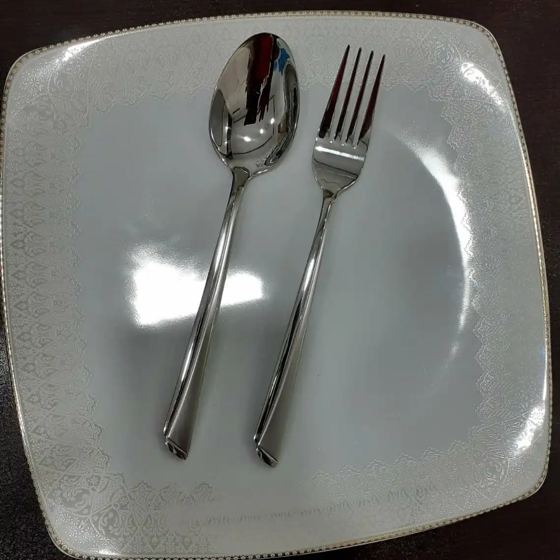 قاشق چنگال ناخنی-min قاشق و چنگال غذاخوری 12 پارچه یونیک مدل ناخنی - تصویر 1